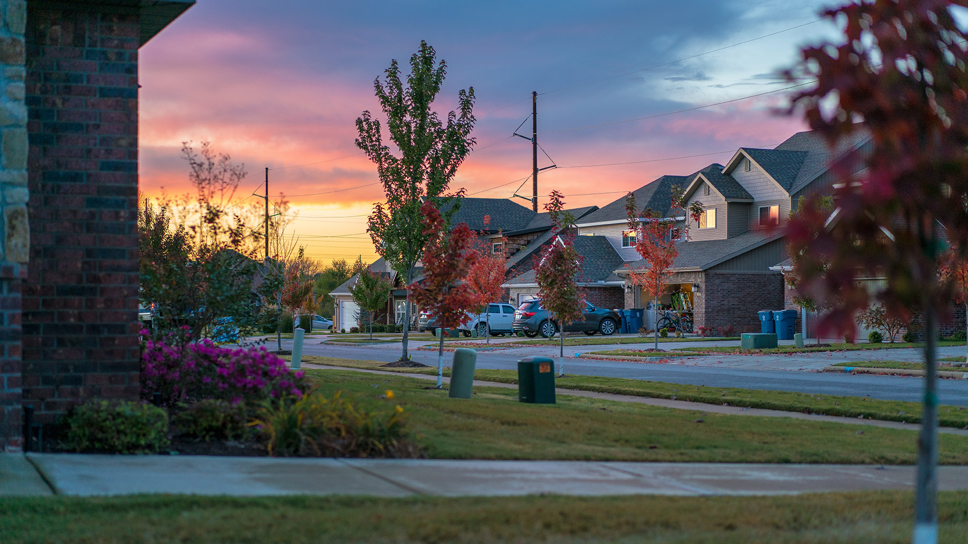 A neighborhood in Brunswick, OH during sunset. 